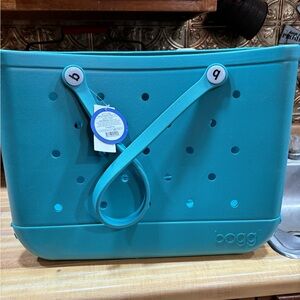 19x15x9.5 LG Turquoise and Caicos